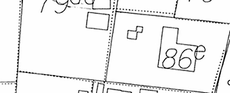 Et matrikelkort viser bl.a. husets placering på grunden.