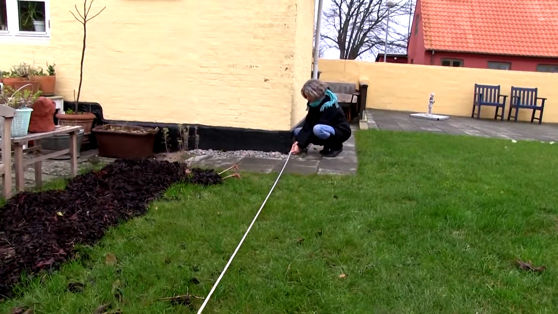 Videoen viser hvordan man måler sin have op. 