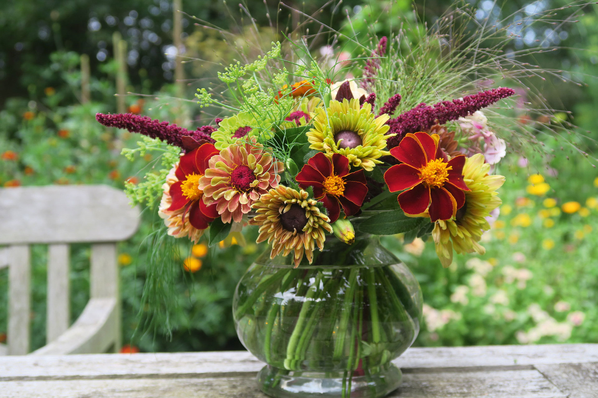 Buket af sommerblomster. Foto: Lotte Bjarke