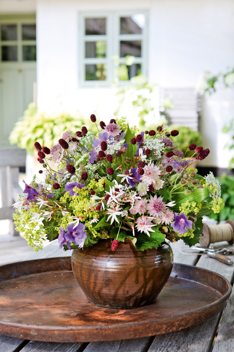 Sommerbuket med stauder