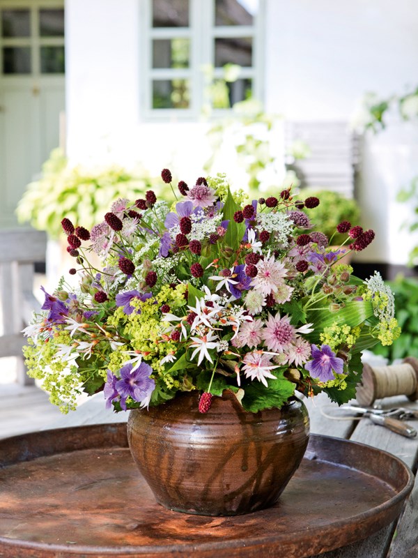 Sommerbuket med stauder